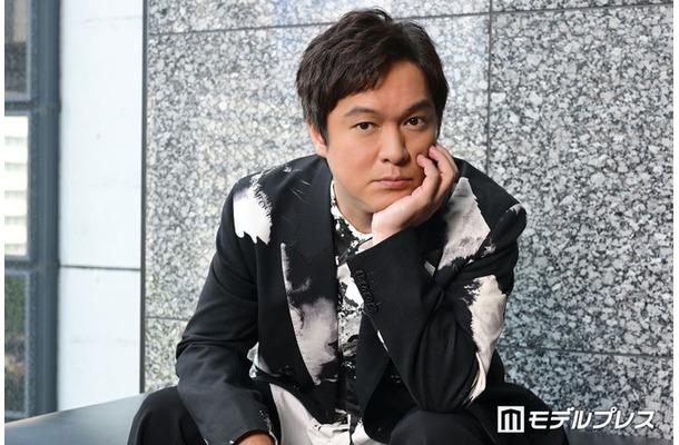 モデルプレスのインタビューに応じた丸山隆平(C)モデルプレス