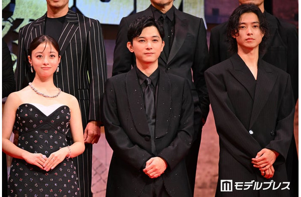 「キングダム 魂の決戦」ワールドプレミアに登壇した橋本環奈、吉沢亮、山崎賢人（C）モデルプレス