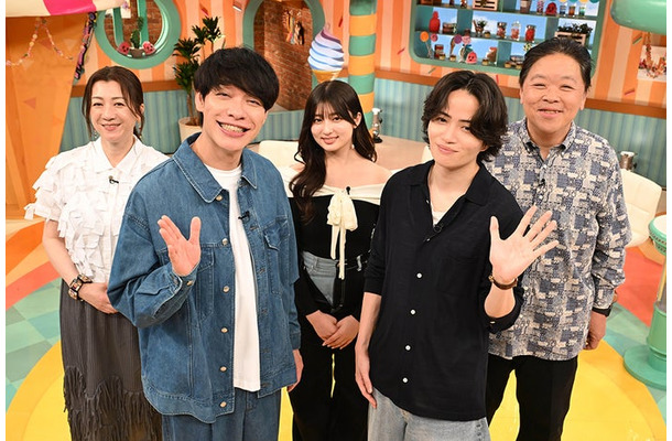 野々村友紀子、川島明、吉川愛、菊池風磨、伊集院光（C）読売テレビ