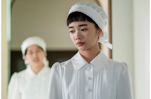 上坂樹里、見上愛「風、薫る」第67話（C）NHK