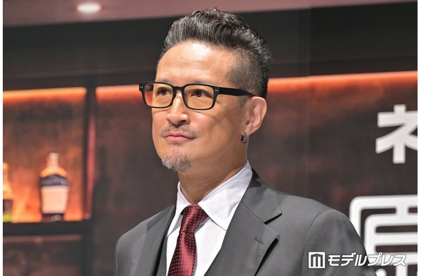 「ネオレバルミン錠」新CM発表会に登壇した松岡昌宏（C）モデルプレス