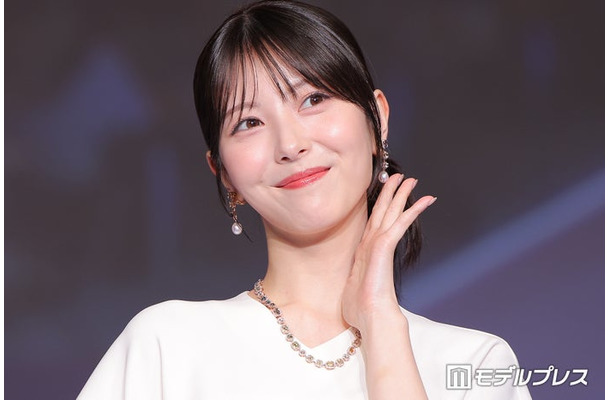 「第37回 日本ジュエリーベストドレッサー賞」20代部門を受賞した浜辺美波(C)モデルプレス