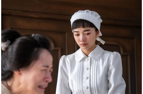 伊勢佳世、見上愛「風、薫る」第71話（C）NHK