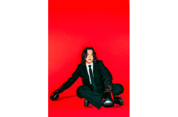 キタニタツヤ、12月よりONEMAM ARENA TOUR「“DEKAI / PURE”」開催決定｜夏フェス出演も控える