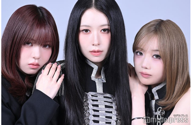 モデルプレスのインタビューに応じたME:IのTSUZUMI、MOMONA、KEIKO（C）モデルプレス