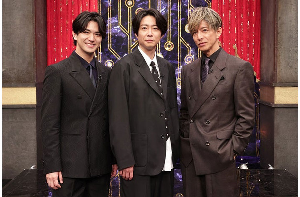 （左から）正門良規、相葉雅紀、木村拓哉（C）フジテレビ