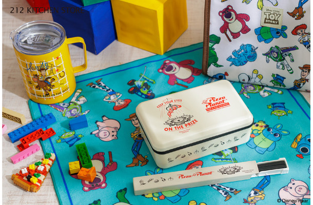 ステンレスマグ￥3,300/スクエアランチBOX 各￥2,970/箸箱セット ￥1,650/くっつくランチクロス 各￥1,980/保冷ランチバッグ 各￥2,970