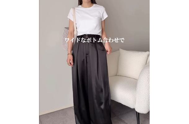 バズり中の【ユニクロ】ミニTで上半身華奢見え!相性抜群のワイドボトム合わせた良バランスコーデ【40代の毎日コーデ】
