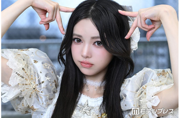 モデルプレスのインタビューに応じた中山こはく（C）モデルプレス