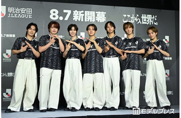 イベントに出席したTravis Japan(左から)松田元太、吉澤閑也、七五三掛龍也、宮近海斗、中村海人、川島如恵留、松倉海斗(C)モデルプレス