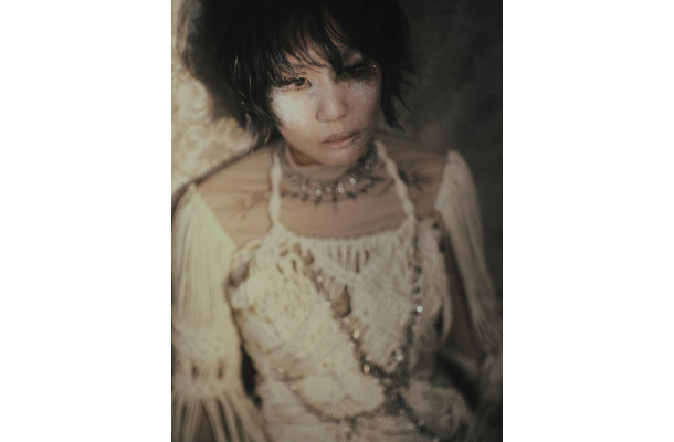 【独自コメント到着】水咲加奈、Cocco「強く儚い者たち」の制作陣が贈る新曲「ナイフ」をリリース