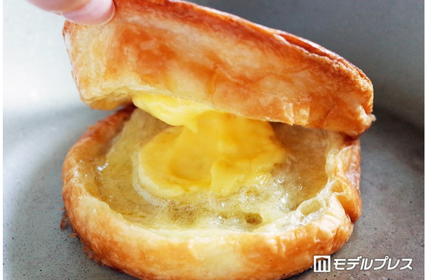 も～っちり食感クロワッサンロール（ダブルカスタード）（C）モデルプレス