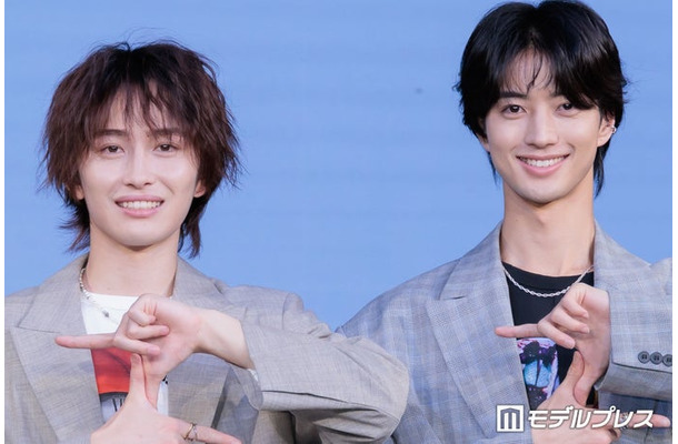 「第39回ジュノン・スーパーボーイ・コンテスト BEST30お披露目記者会見」に出席したEVE×JUN（C）モデルプレス