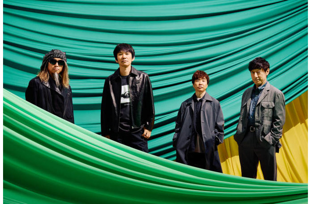 スピッツ、TBS系ドラマ『Tシャツが乾くまで』主題歌「見知らぬ糸」MV公開。「懐かしい」「こういうの見たかった」と反響