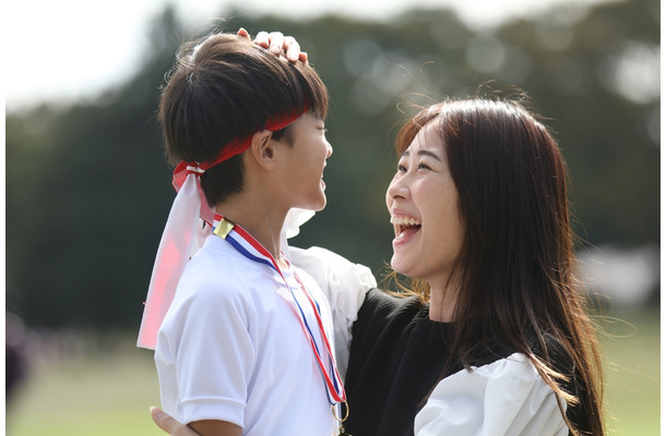 「褒められるのが嫌」と反発を生まない！子どもの成長につながる「褒め方」、たった一つのコツとは【菊池省三先生インタビュー】