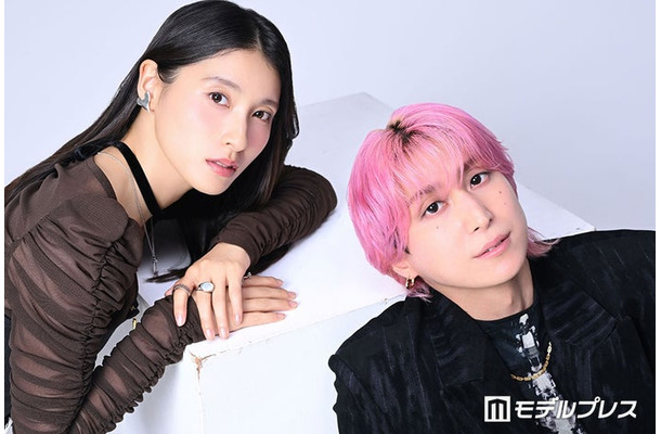 モデルプレスのインタビューに応じた土屋太鳳、佐久間大介（C）モデルプレス