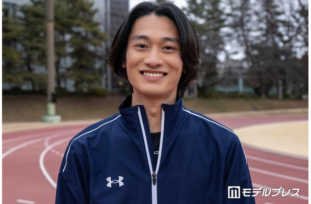インタビューに応じた浅野竣哉（C）モデルプレス