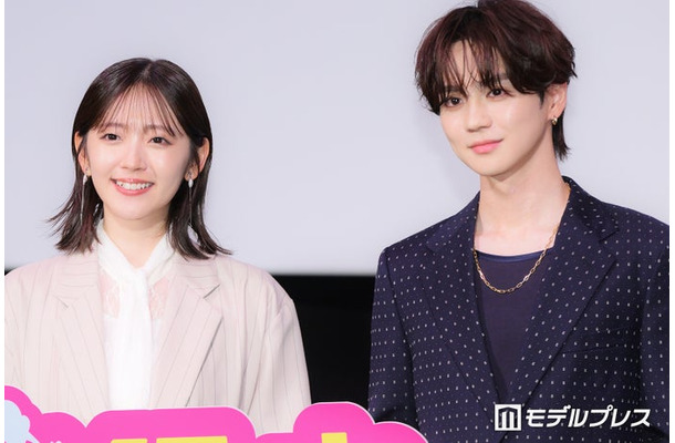 鈴木愛理、吉野北人（C）モデルプレス