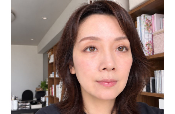 【40・50代】長井かおりさんの「ブラシを濡らす」アイメイク技がすごすぎ!「盛らずに」目元が若返るテク
