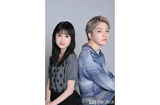 モデルプレスのインタビューに応じた西畑大吾&福本莉子(C)モデルプレス