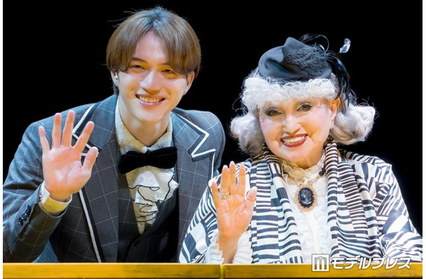 「ハロルドとモード」ゲネプロ取材会に出席した岩崎大昇、黒柳徹子（C）モデルプレス