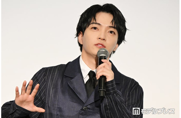 「朝になると浮腫む」「暴飲暴食しても大丈夫な体質になりたい」と切実に願うも泉谷星奈に笑われてしまった西畑大吾（C）モデルプレス