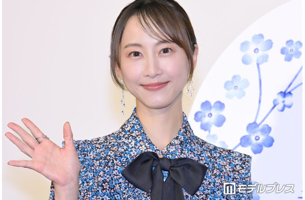 「青の花 器の森」取材会に出席した松井玲奈（C）モデルプレス