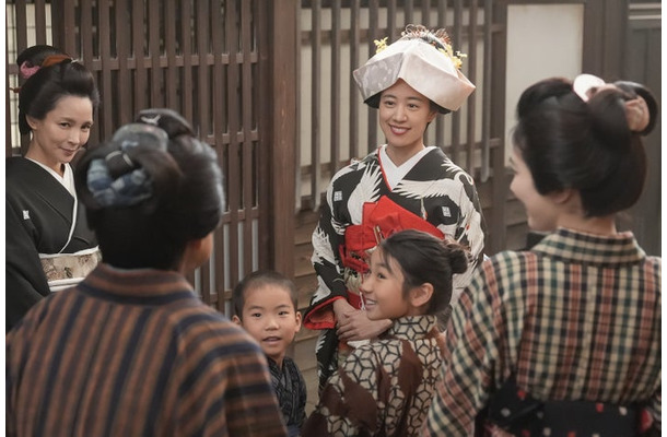 国仲涼子、石橋静河ら「ブラッサム」第8話（C）NHK