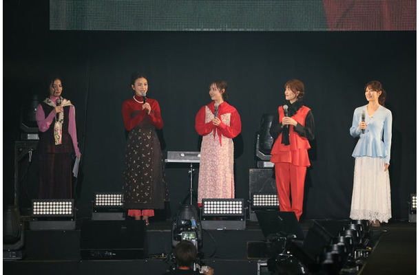 柴田優子アナウンサー、浜崎日香里アナウンサー、原田菜月アナウンサー、岡田桃佳アナウンサー（C）KAWAII LAB. COLLECTION produced by TGC