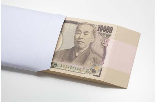 定期預金は、1年～3年くらい預けるという人が一般的。そして普段、使うお金は普通預金に預けるはずです。でも、その両者の「いいとこ取り商品」があるのをご存じですか?　金利が高く、流動性も普通預金にグッと近い。そんな、上手に利用すればとても便利な「超短期預金」を紹介しましょう。