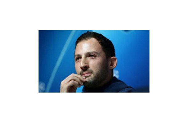 テデスコ監督、ついに解任…シャルケ04が公式発表