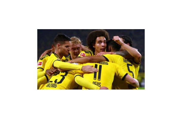 ドルトムント、選手に「握手とハグ禁止命令」その理由とは？