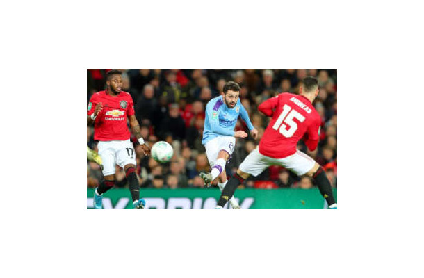 小兵シウヴァ、シュート力が衝撃！ユナイテッド粉砕の「ミサイル弾」がこれ