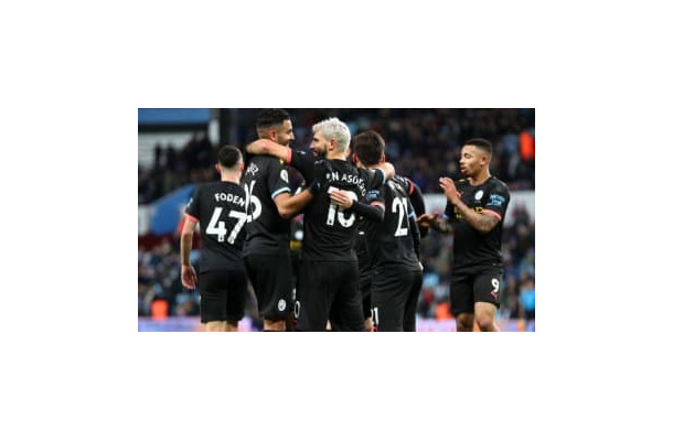 豪快！シティ選手、「インスタ美女たち」と大パーティーか