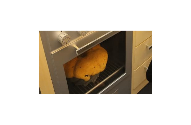 危険すぎ…トイレットペーパーリフティング、キッチンで失敗するとこうなる