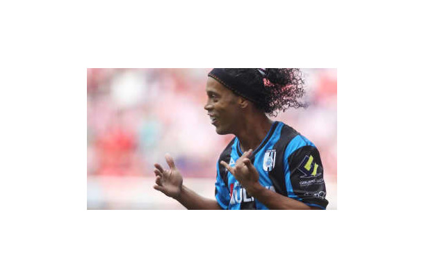 ロナウジーニョ、メキシコ時代の「サボりと特別待遇」を暴露される