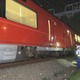 特急と車衝突、1人けが