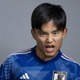 久保建英、W杯日本代表に合流！話題の「夜グラサン」シーンがこちら