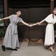 伊藤沙莉、橋本環奈へ朝ドラバトンタッチ「虎に翼」「おむすび」ゆかりの品をプレゼント交換「エモい気持ちになりました」