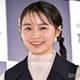 林芽亜里、ミニ丈から色白美脚スラリ「スタイル良すぎ」「オシャレ」