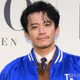 小栗旬「あんぱん」現場に来訪 中沢元紀が「テストで大泣き」した北村匠海との“15分以上長回し”重要シーン