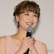 元モー娘。新垣里沙、両親を顔出し公開「素敵な夫婦」「仲良し家族」と反響