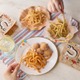 丸亀製麺、揚げうどんスナック「丸亀シェイクぴっぴ」新登場 “無限コンソメ”“のり塩まみれ”など3つの味