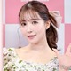 三上悠亜、バンドゥビキニで美バスト大胆披露 ハワイのビーチショットに「レベチのスタイル」「女神」の声