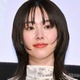唐田えりか、ピンクベリーショートで印象ガラリ 素肌×レザーグローブ姿に反響