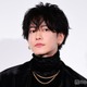 佐藤健、公式TikTok開設「いきなり激アツ投稿」「バックステージでもカッコよすぎる」喜びの声相次ぐ