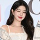 IVEウォニョン、純白ミニ丈ワンピで美脚披露「破壊力すごい」「脚長すぎる」と反響