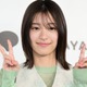 鳴海唯、変形トップスから美肩チラリ「何でも着こなしててすごい」「おしゃれ上級者」と反響