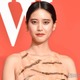 山崎紘菜、美脚際立つ膝上ミニ姿「理想のスタイル」「眼福」と反響