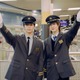INI後藤威尊＆佐野雄大、1日駅長に就任 コラボ車両“マジラピ号”に興奮「背筋が伸びていた気がします」